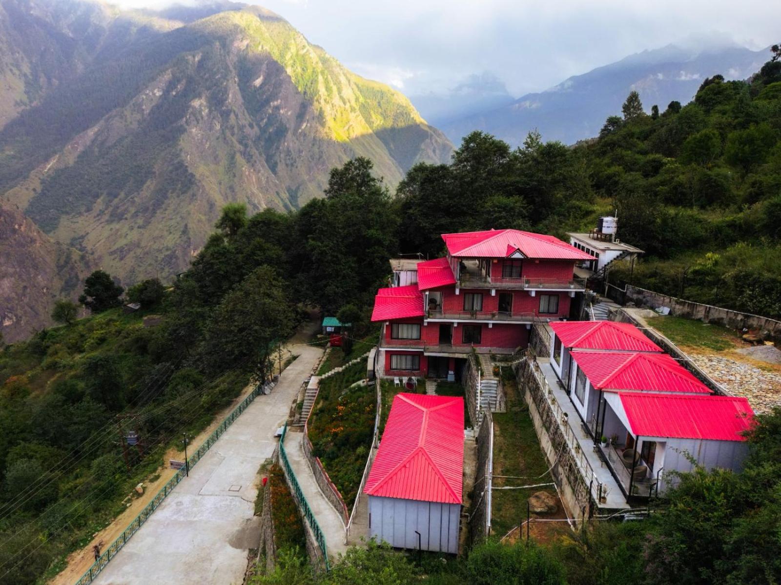 Resort Amaze Auli Joshīmath 외부 사진