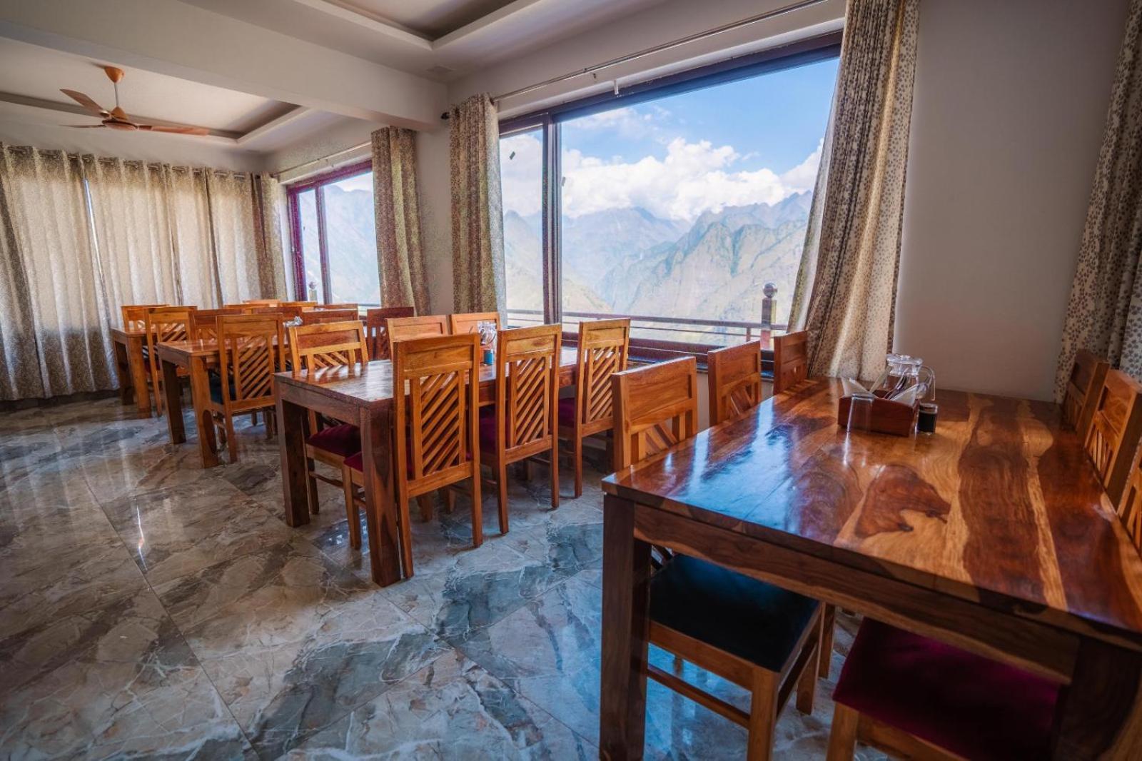 Resort Amaze Auli Joshīmath 외부 사진